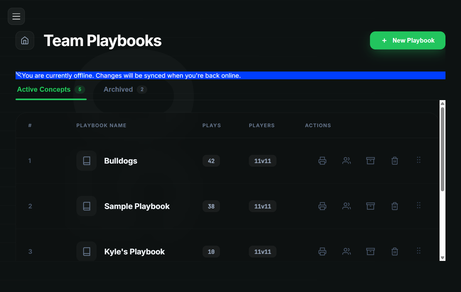 The play designer fully editable while offline, with a subtle "Offline" indicator in the header.